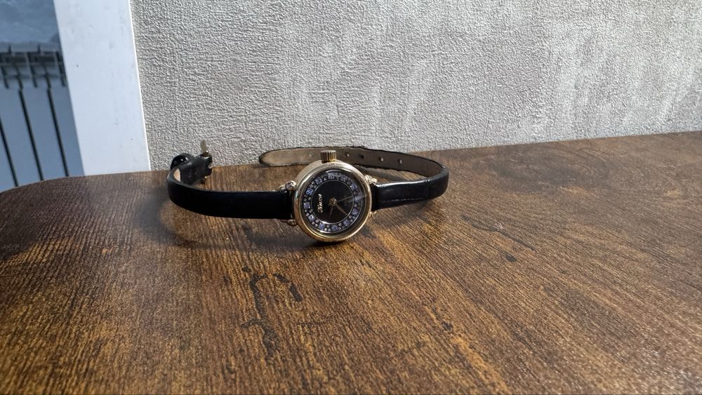 Часы золотые Ника