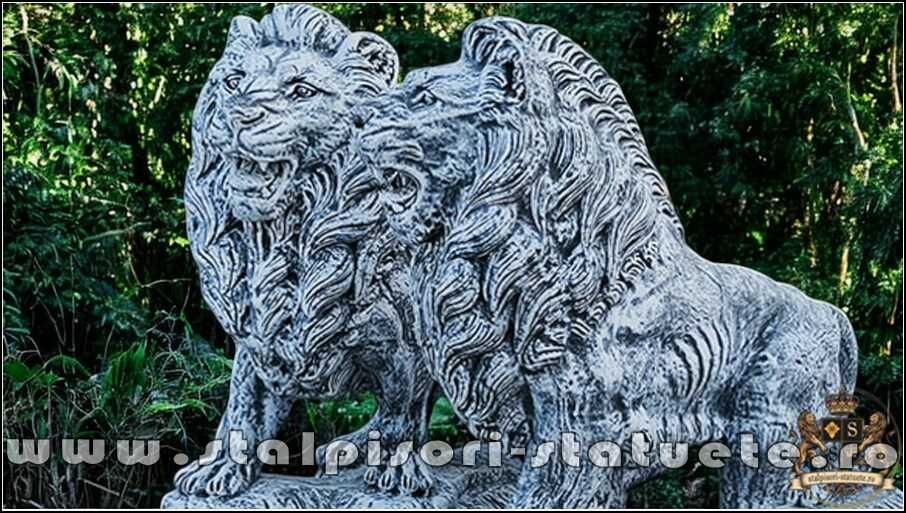 Set statuete lei gigant, din beton, model S66.