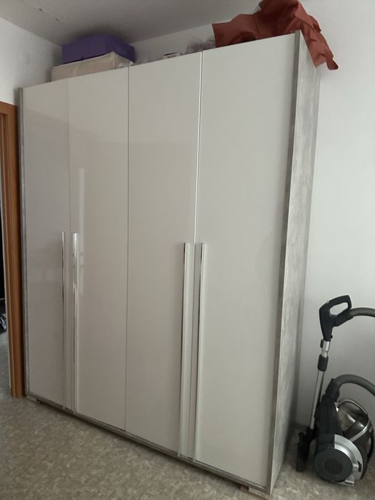 Продам спальный гарнитур