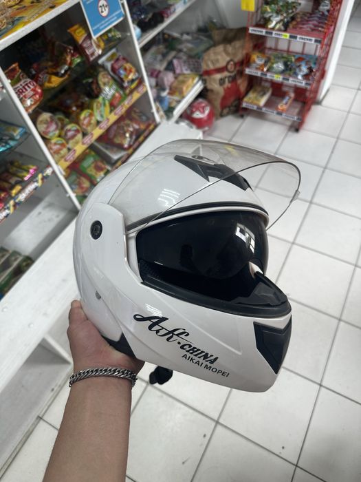 продам шлем срочно отличным состояние