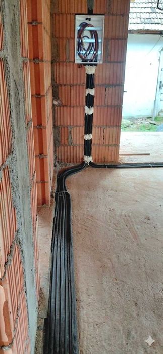 Electrician cu experienta