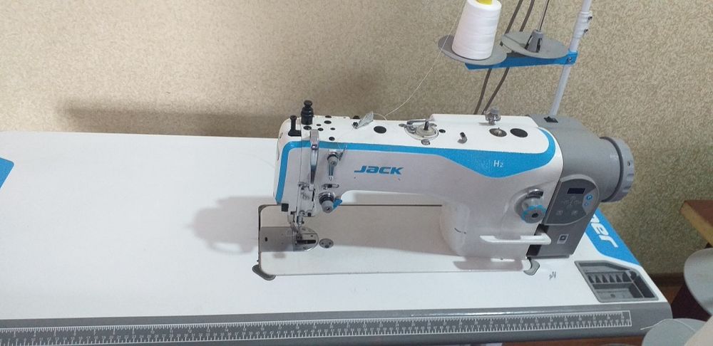 Тикув машинаси сотилади