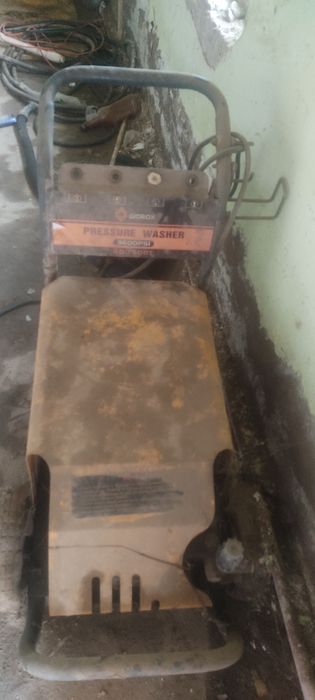 Karcher va plisos rabochiy