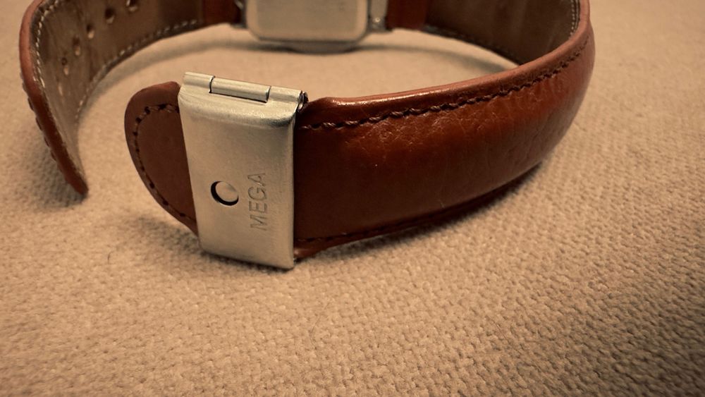 Junghans Mega aspect ireprosabil,curea originala si catarama originala