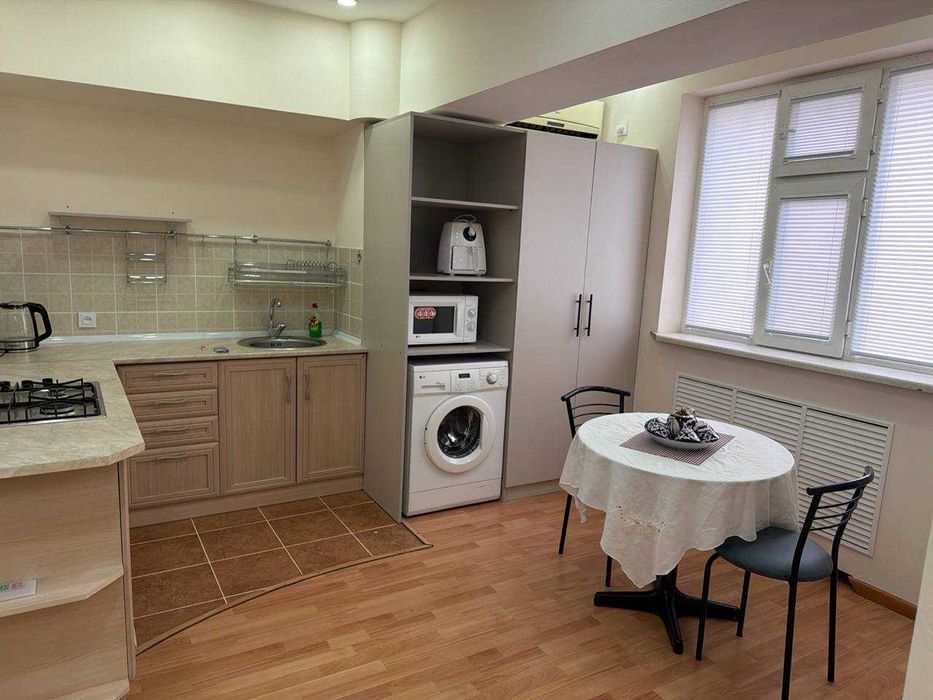 Сдаётся 1комнатная квартира в центре.