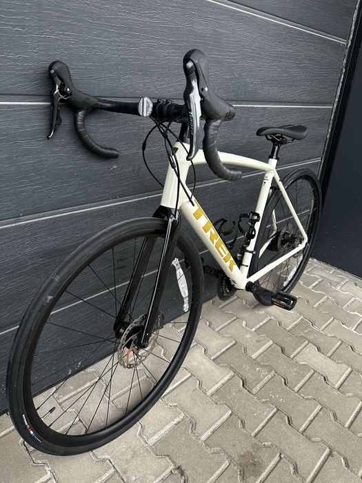 Шосеен велосипед Trek Domane AL 4 - 56см 2x10 Tiagra