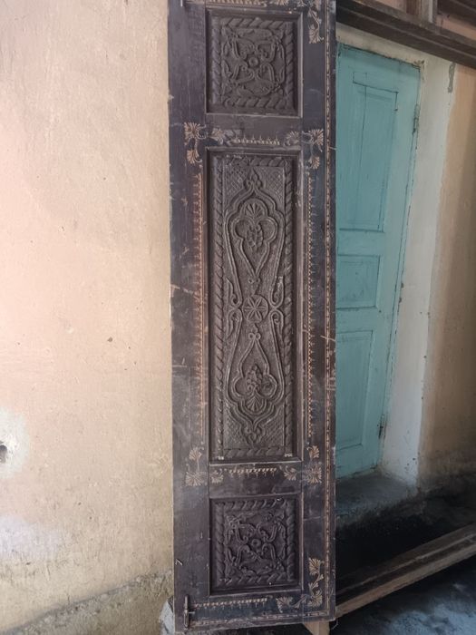 Eshiklar sotiladi