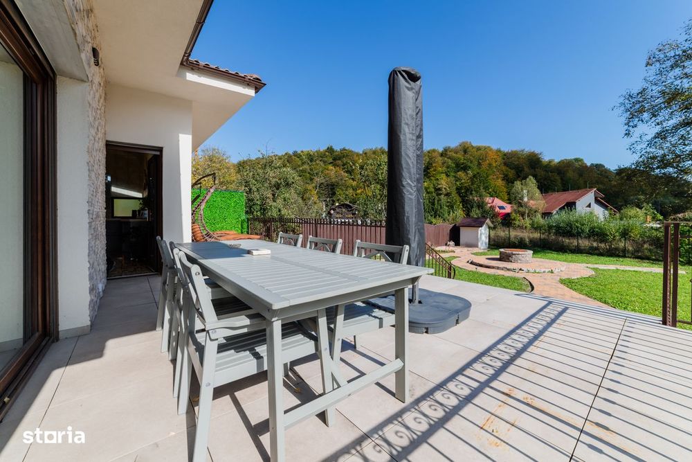 Vila de Lux in stil mediteranean (Tur virtual)