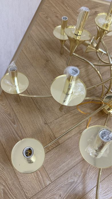 Люстра шестнадцатирожковая