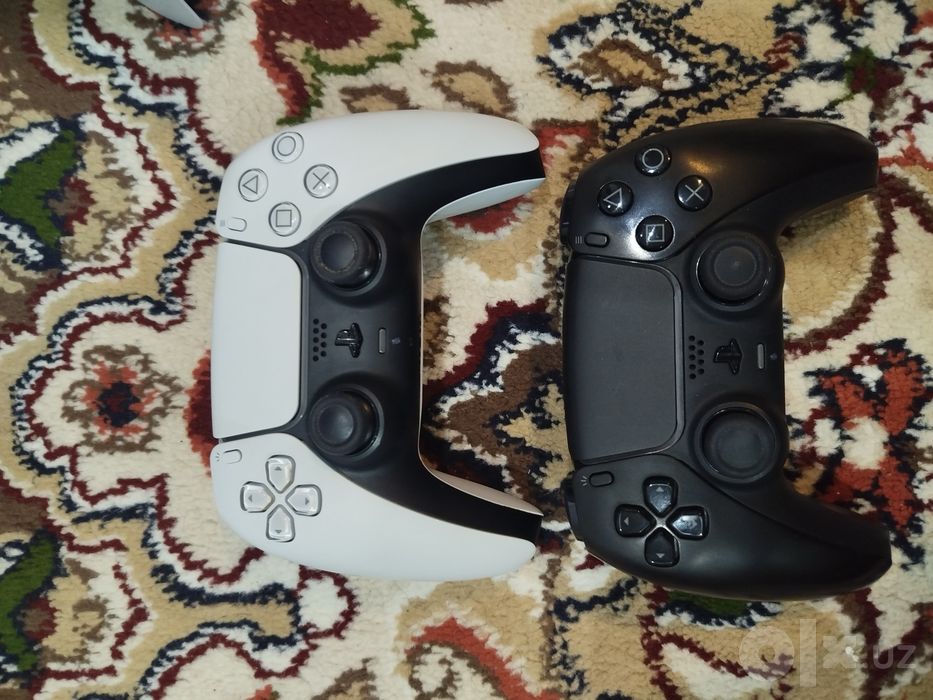 Playstation 5 slim  1 джойстик состояние идеальное