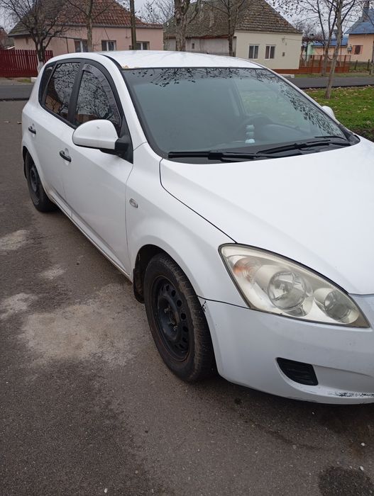 Vind urgent kia ceed 2008 1.4  benzina
