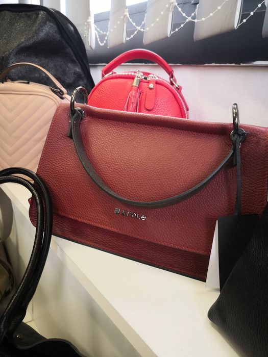 Vând Genti 100% Piele - Made in Italy -model afacere la cheie