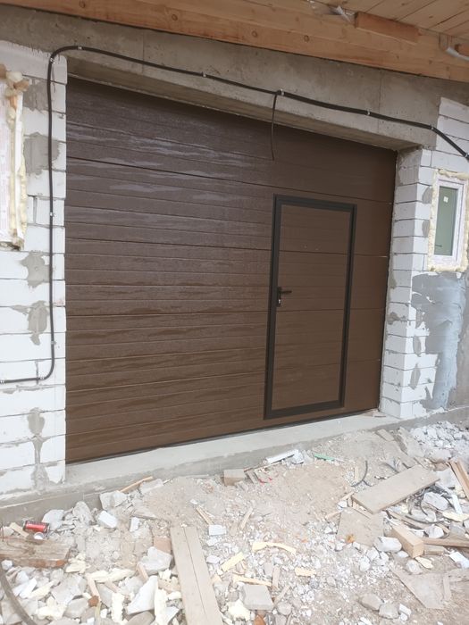 Ușa garaj sectionala