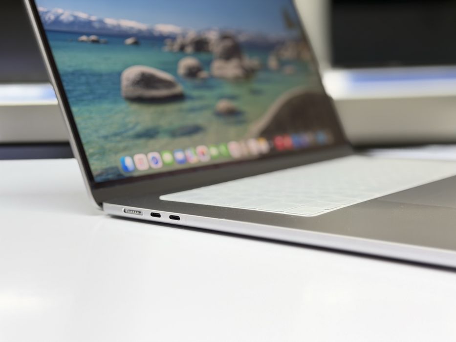 MacBook Air M2 2023