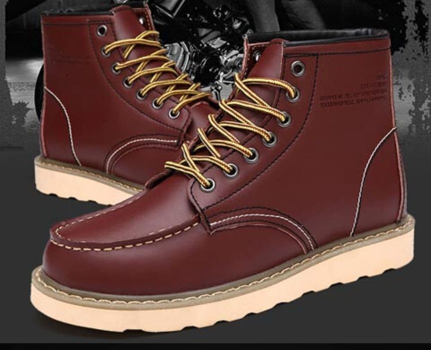 Vând bocanci Model Moc Toe mărimea 42 model Fabulos Top