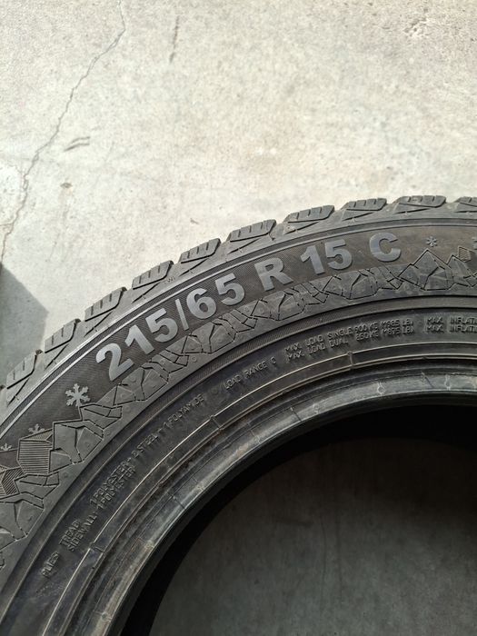 2 Anvelope M+S  215 65 r15C Semperit