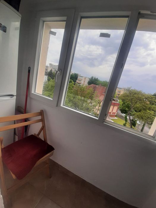 Închiriez garsonieră