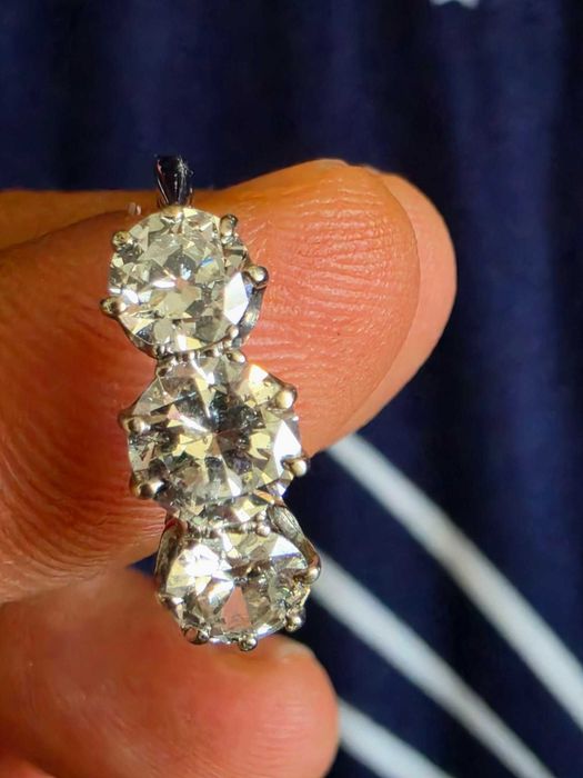 Inel Aur Alb 18k cu 3 Diamante 1.78 carate antic