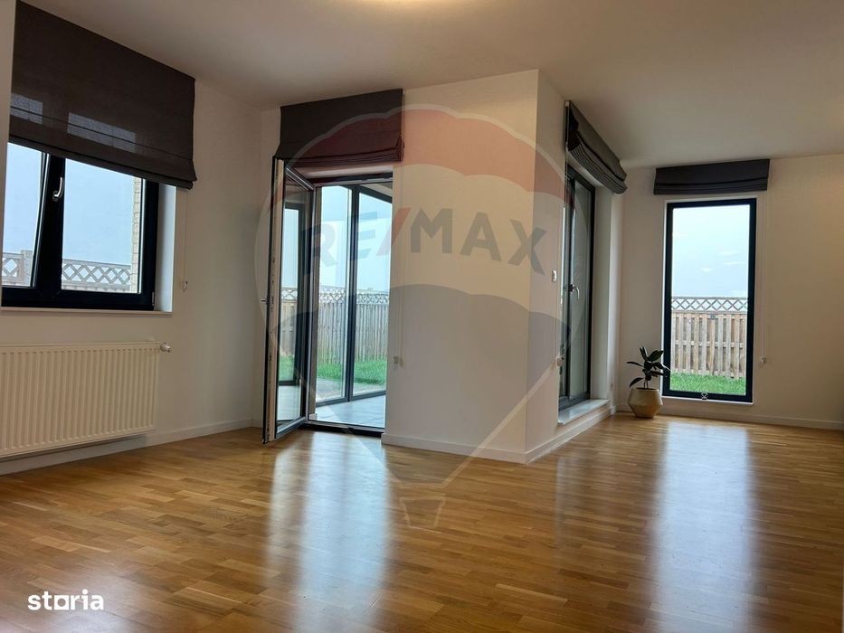 Vilă cu 4 camere de vânzare in Liziera de Lac