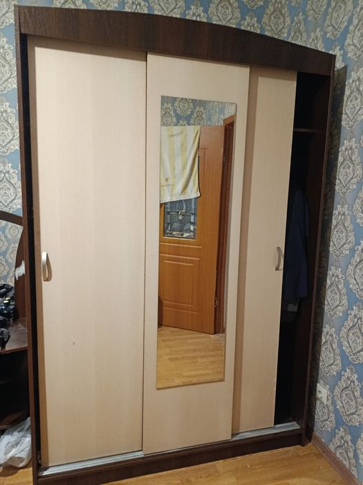 Продам шкаф недорого