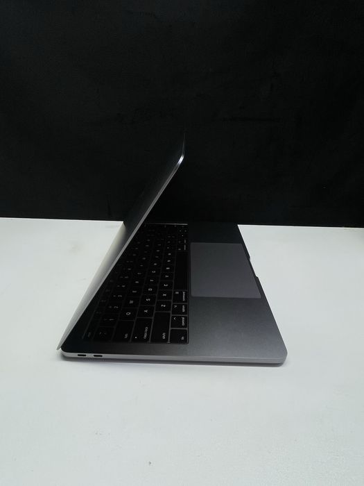 MacBook pro 2017/Ortalyq