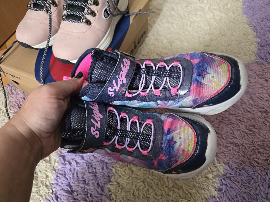 Ghete Skechers 35.5-36