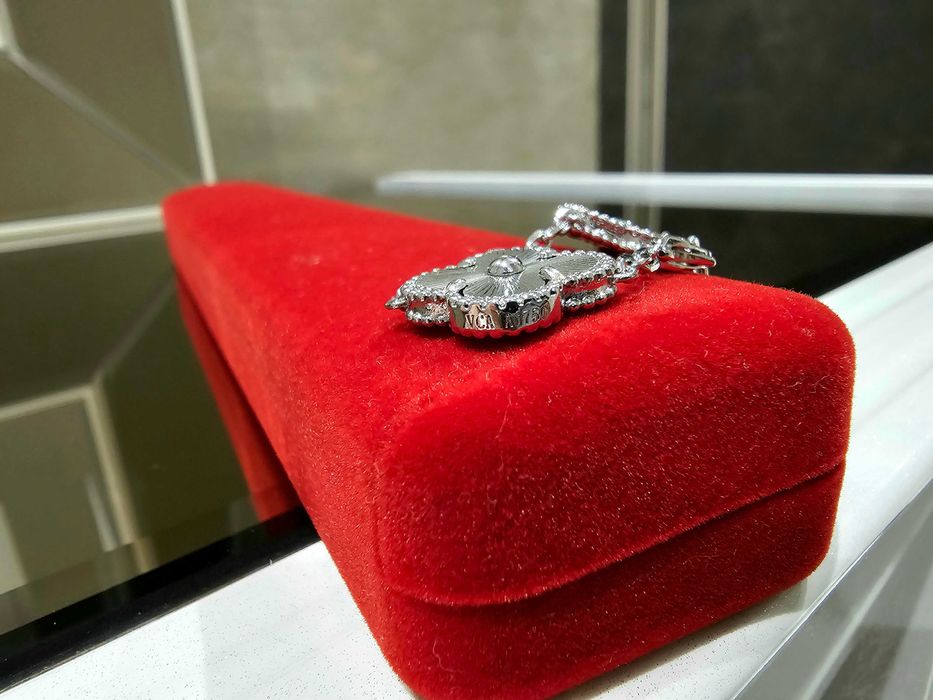 Van Cleef & Arpels VCA Silver Vintage Alhambra 10 Motifs Дамско Колие