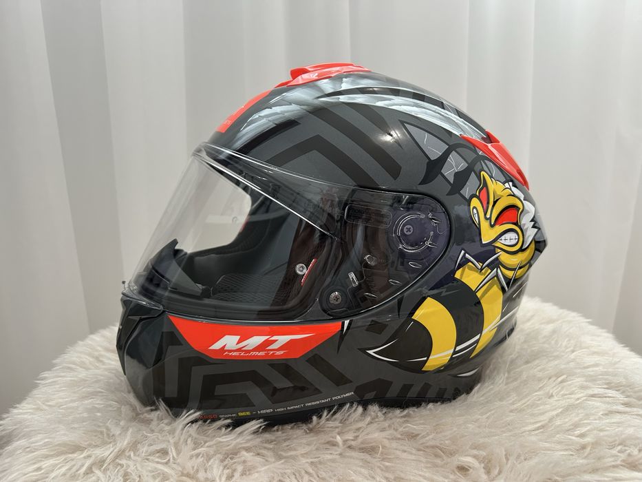 Каска MT Helmets Targo Graphic Bee