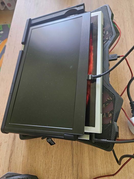 monitor extensibil pentru laptop