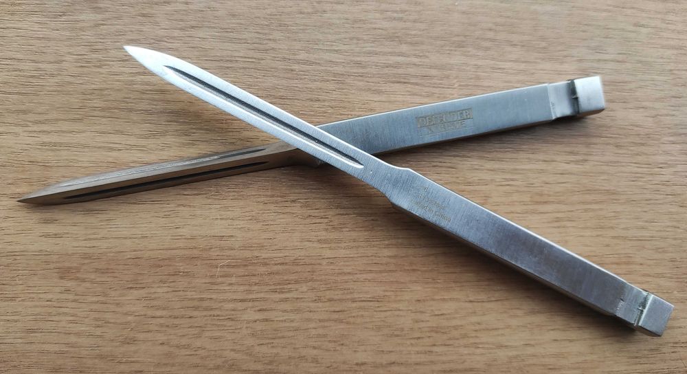 Нож за хвърляне с тройно острие DEFENDER XTREME