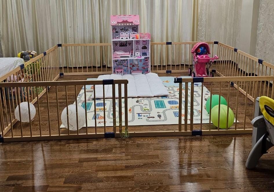 Манеж детский жесткий !!