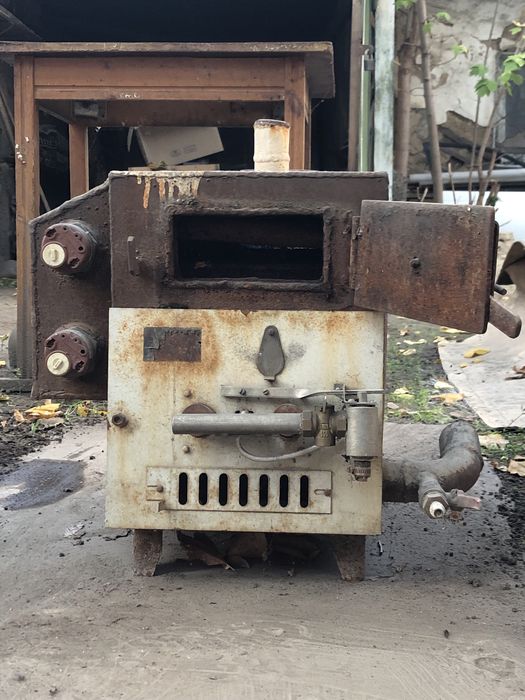 Продам напольную газовую печь.