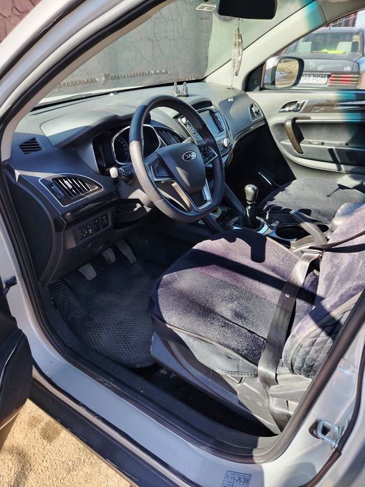 Продам автомобиль JAC S5