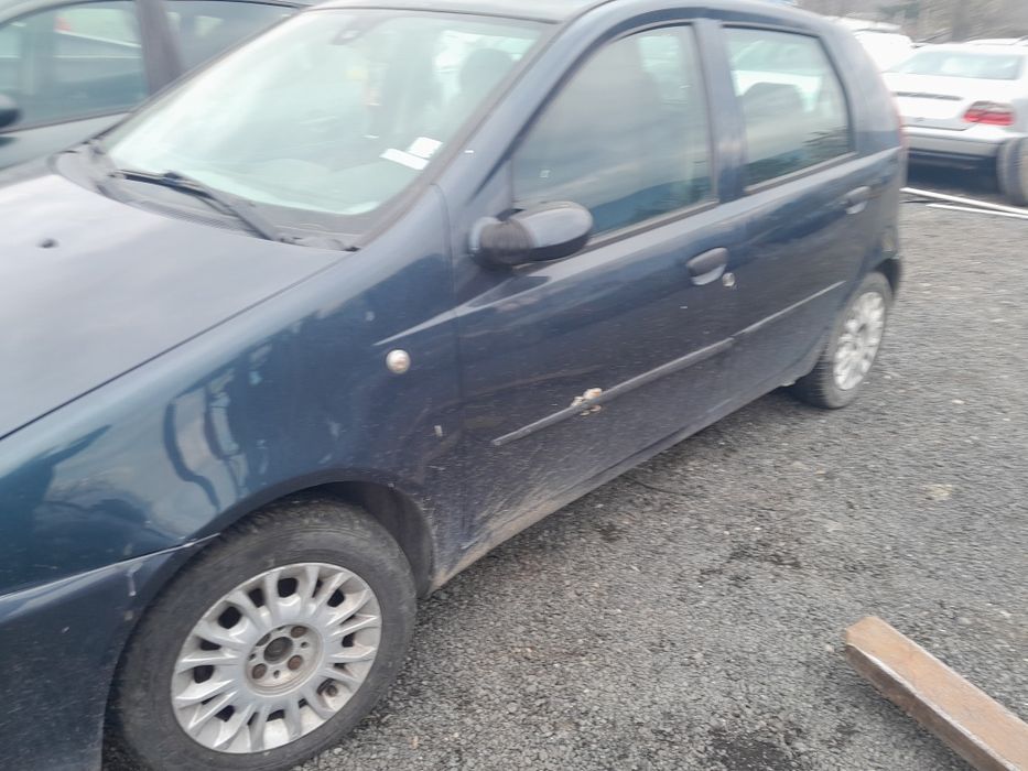 Продавам фиат пунто на части