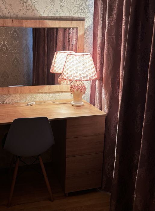 Настольная лампа