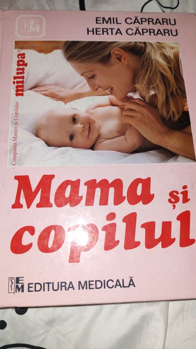 Carte Mama și copilul