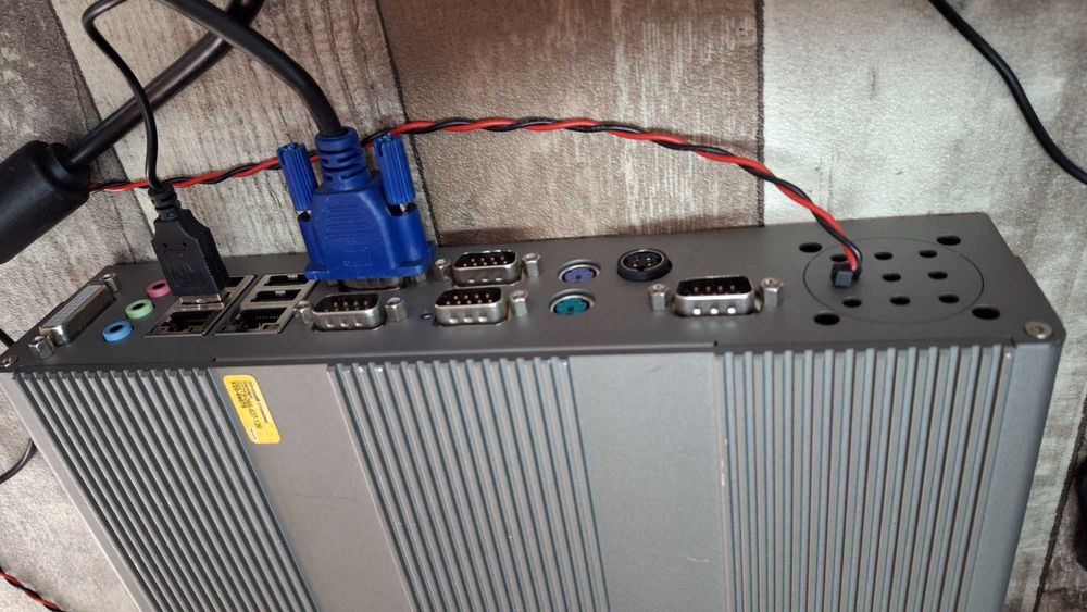 Intel® Celeron N2930 Fanless Box PC