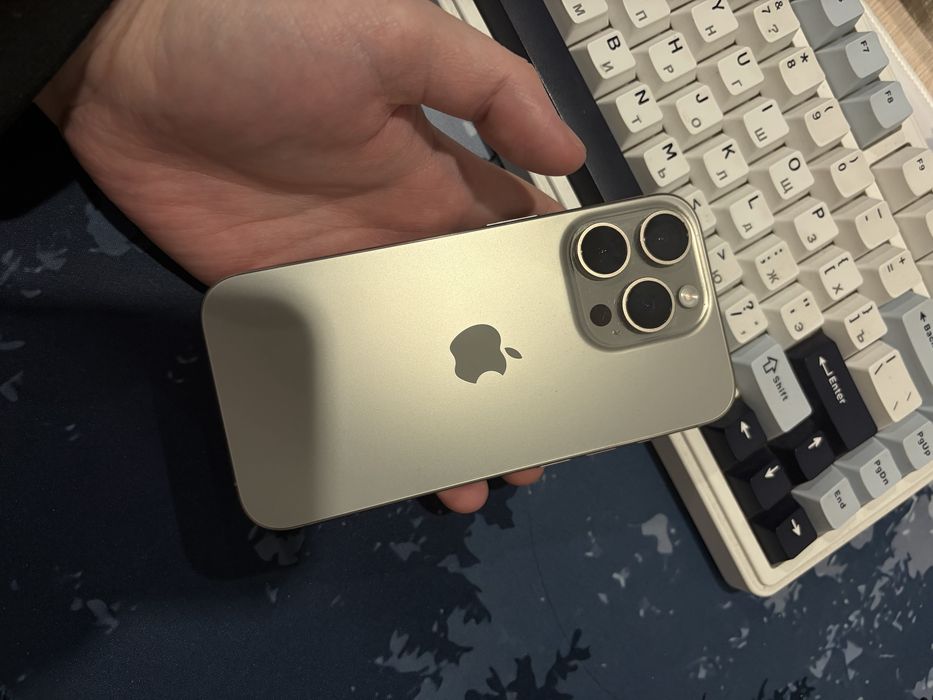 iPhone 15 pro, 128gb, sim+ esim