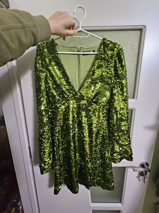 Рокля fashion nova