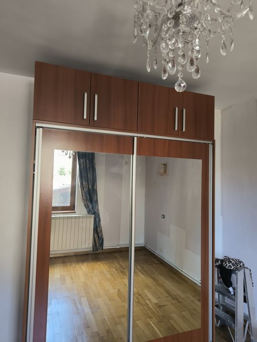 Vând doua șifoniere urgent preț 600 lei ambele le vând urgent deoarece fac renovare