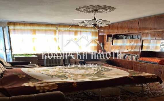 Продава се Тристаен апартамент в Велико Търново, Център - 115 кв.м за 1054 €/кв.м - Снимка #3