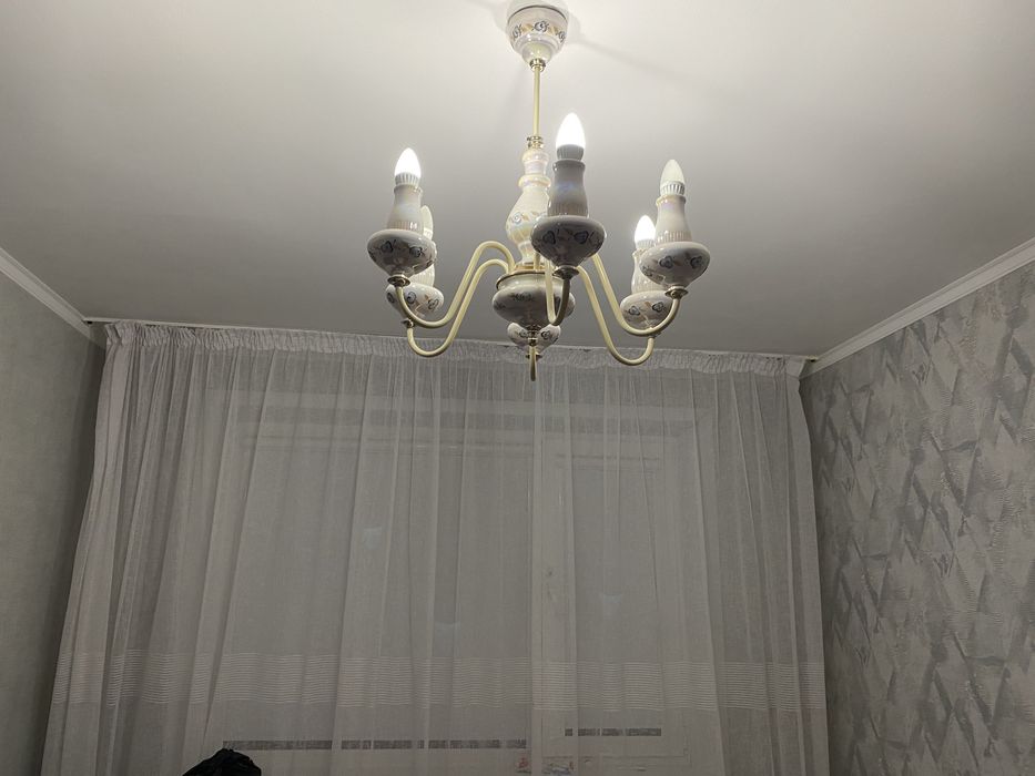 Продам шторы в белом цвете