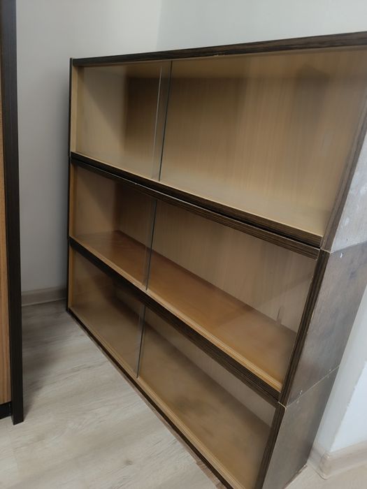 Советские деревянные полки со стеклом