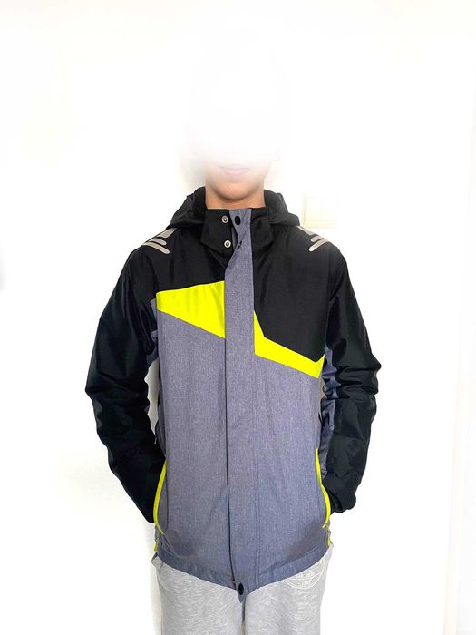 Vand geaca ski pentru baieti marime 146/152