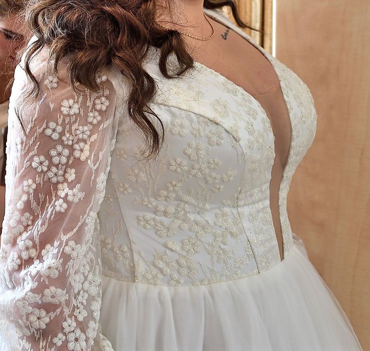 Vând rochie de mireasă