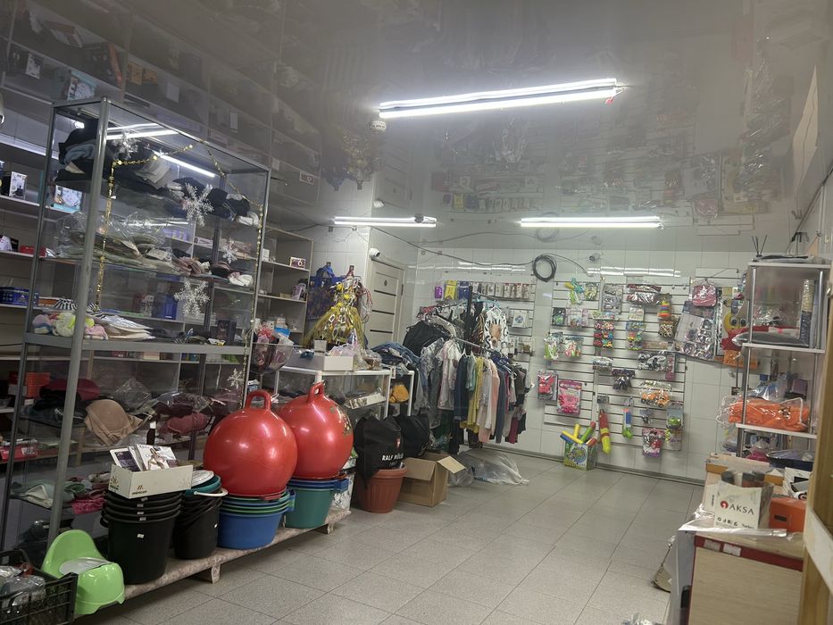 Продам срочно стеллажи