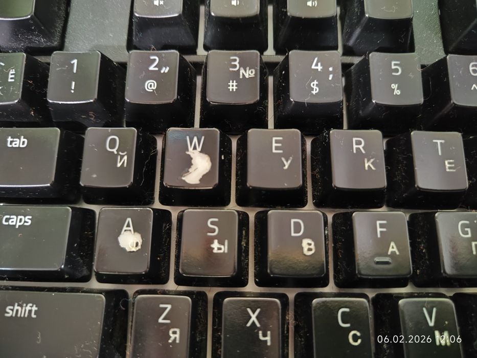 Монитор Dell S2721D, клавиатура Razer BlackWidow