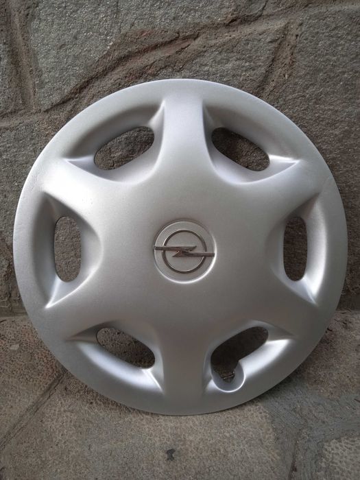 Продавам Опел/Opel Тас 15 цола 1бр. Оригинален!