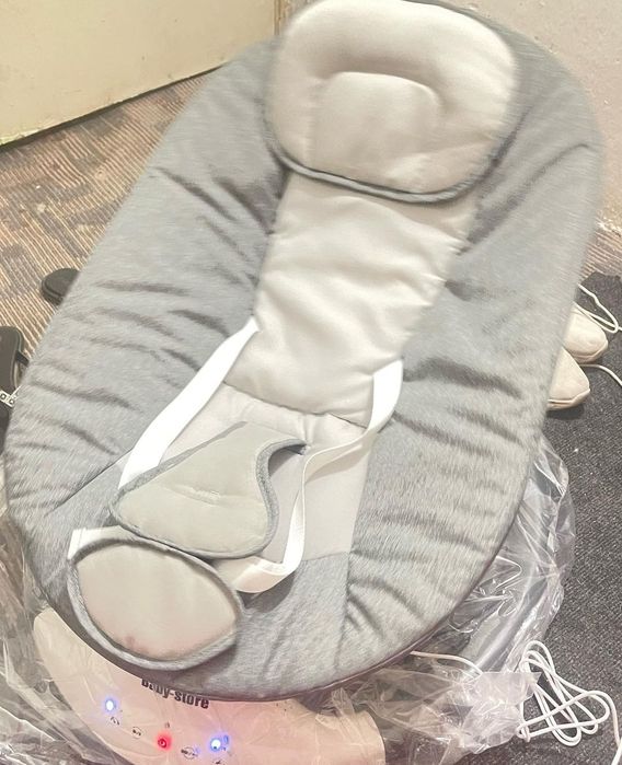 Продается детская качалка (шезлонг) договоримся