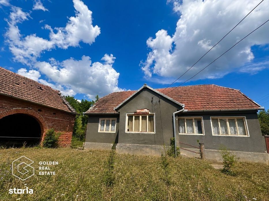 Casa traditionala cu teren 3.086 mp,  Căpruța, Arad